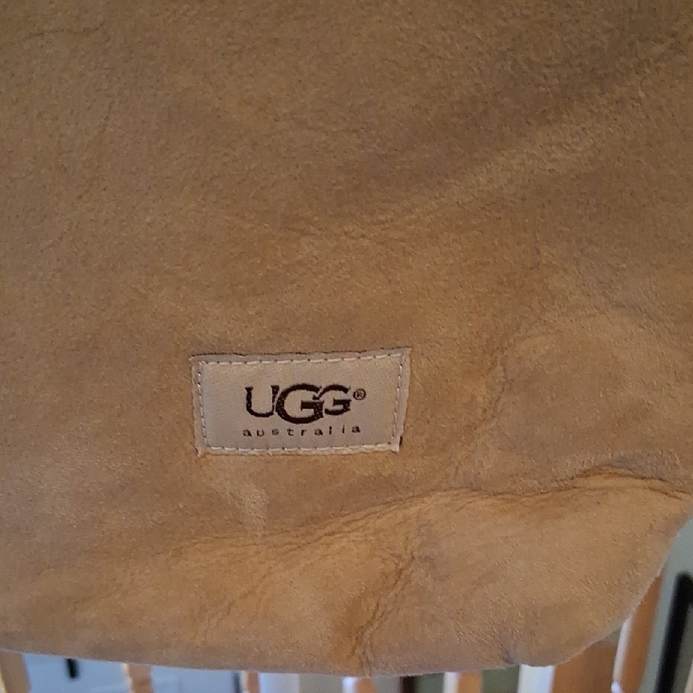 UGG Australia Sheepskin Suede Shearling Tote Hobo Shoulder Bag Matching Wristlet - Picture 4 of 14